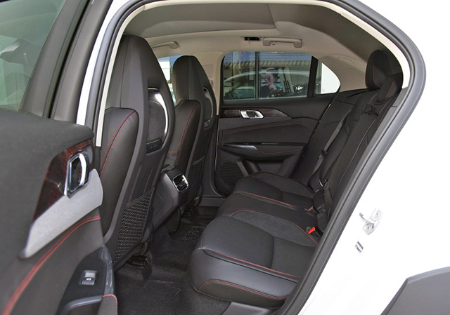 25万左右轿跑2021款落地多少钱,炫酷又实用15万就能拿下的轿跑suv