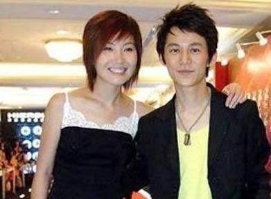 爱情与颜值无关，何炅妻子长这样！妻子颜值一般但夫妻感情非常好