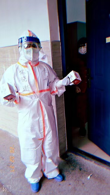 （身边的凡人微光）自愿援鄂的护士刘艺（千里自驾援鄂）