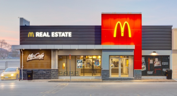 肯德基麦当劳靠什么赚钱,麦当劳真的是靠地产赚钱的吗