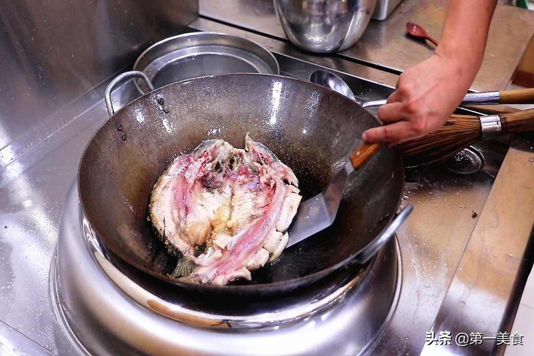 无烤箱烤鱼家里怎么做最好吃窍门,想吃烤鱼在家就能做