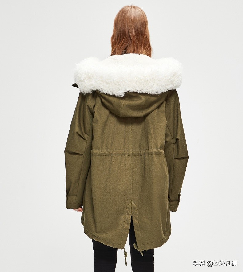 看一下各种羽绒服,好多好看的羽绒服