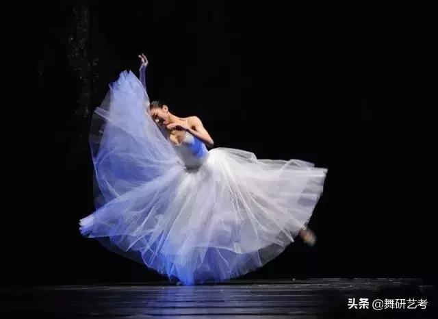 最全18个拉筋动作单腿跳,每日一舞锻炼方法