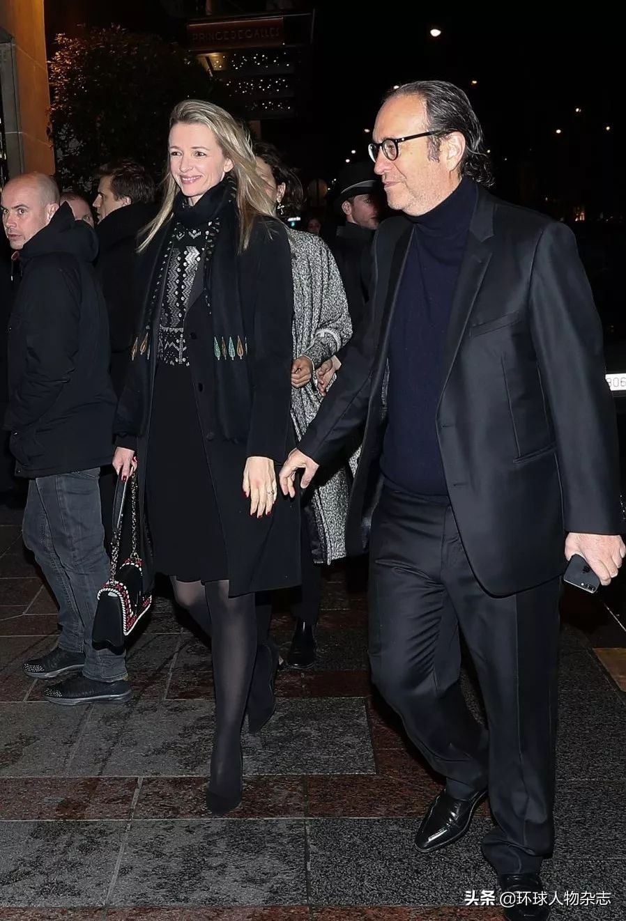 砸162亿收购蒂芙尼，LVMH帝国野心背后，接班人是个44岁待嫁白富美