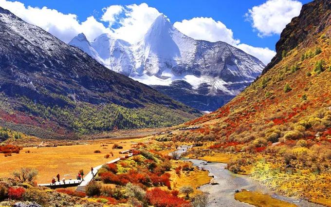 去甘孜和阿坝哪个风景更好,8月川西甘孜和阿坝