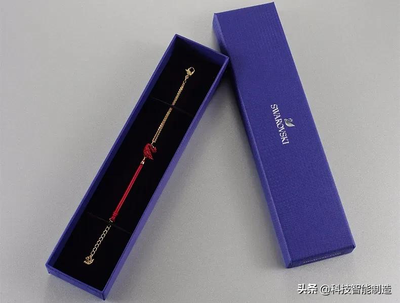 施华洛世奇到底是水晶还是玻璃,施华洛世奇价格高吗