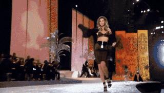 维密秀大放异彩的4位中国超模,维密蓝血超模