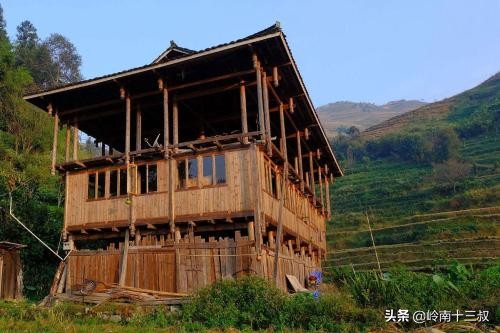 十三叔谈下广西各族各地住房的布局、配置,神龛与火塘的方位等