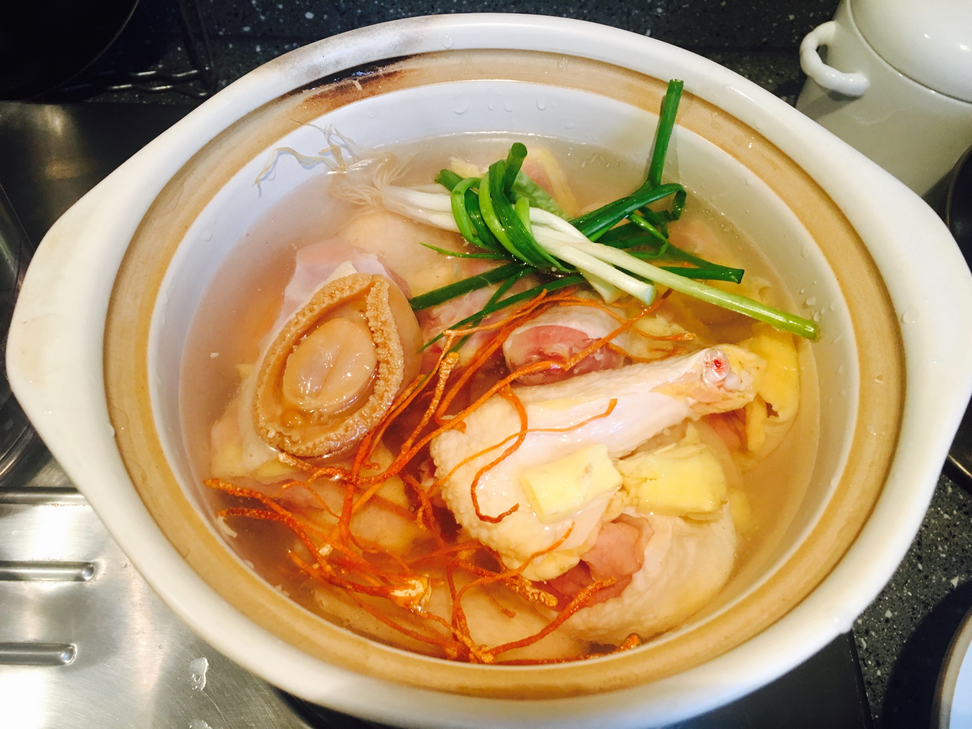 正宗砂锅炖鸡汤做法,砂锅清炖鸡的正确做法