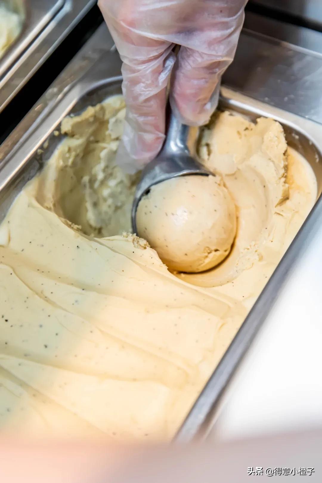 天热了就馋这一口热气腾腾的火锅,天热了就馋这碗冰爽的芋圆水果捞