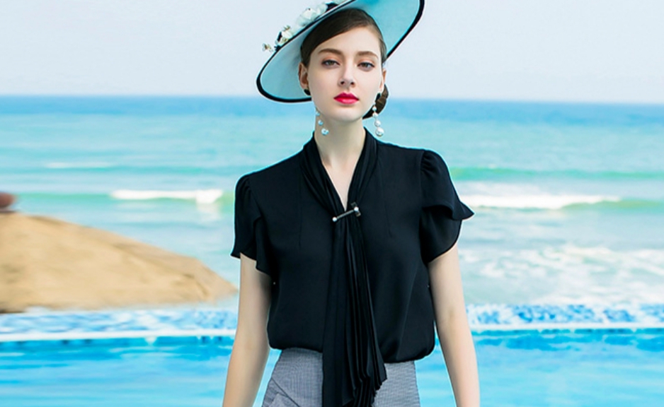 霍比特人也能走英伦复古风，小个子女生做到这几点，显高又时髦