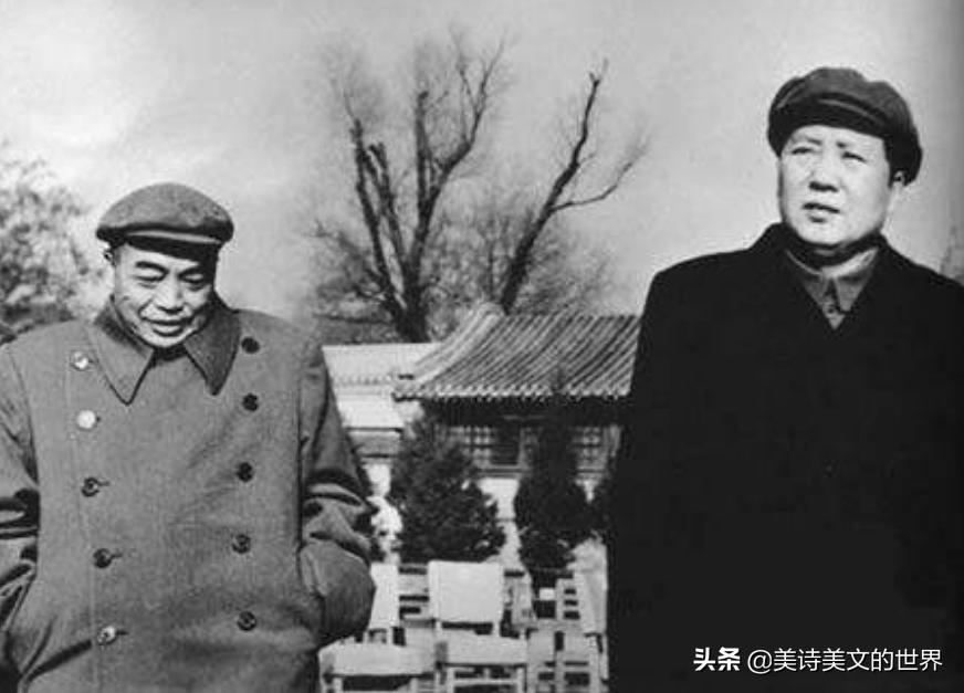 听彭德怀讲完毛岸英牺牲的经过，毛*东泽**久立窗前，吟诵《枯树赋》