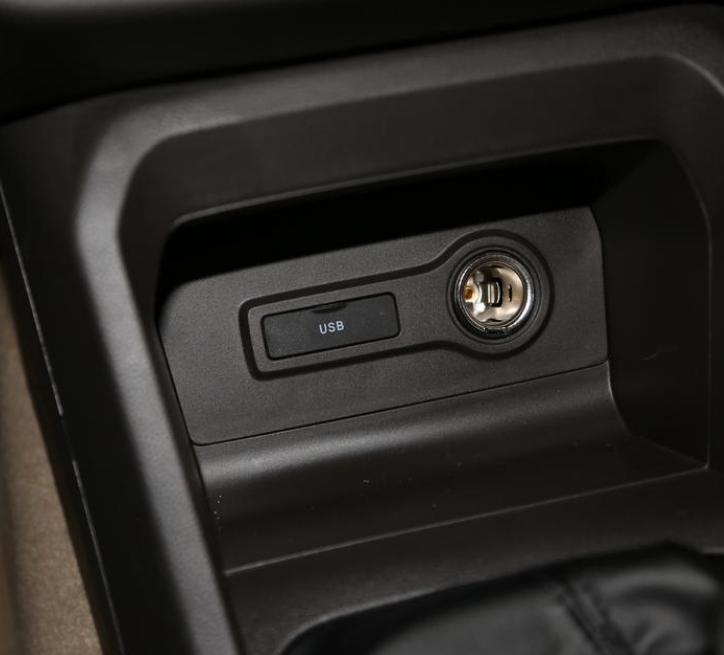 五菱宏光1.2排量试驾视频,五菱宏光一二三代比较