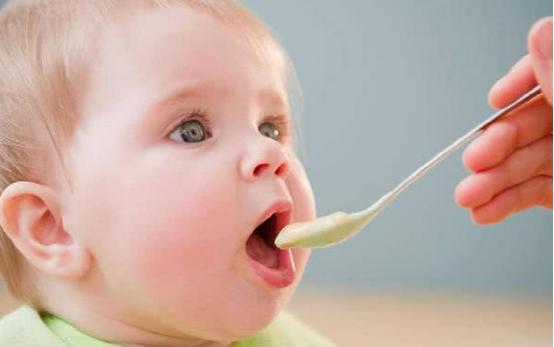 多大宝宝开始添加调味料,多大宝宝开始加三餐辅食