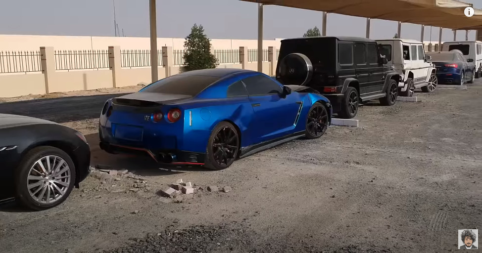 为什么迪拜到处都是丢弃的豪车 (在迪拜街头废弃的豪车)