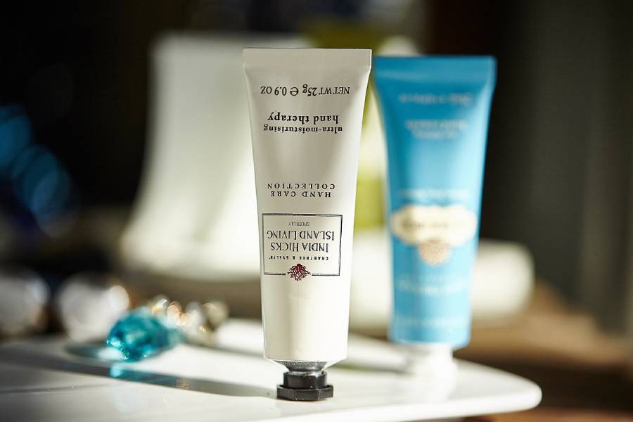 玻璃上的不干胶怎么去,玻璃上的不干胶怎么去除