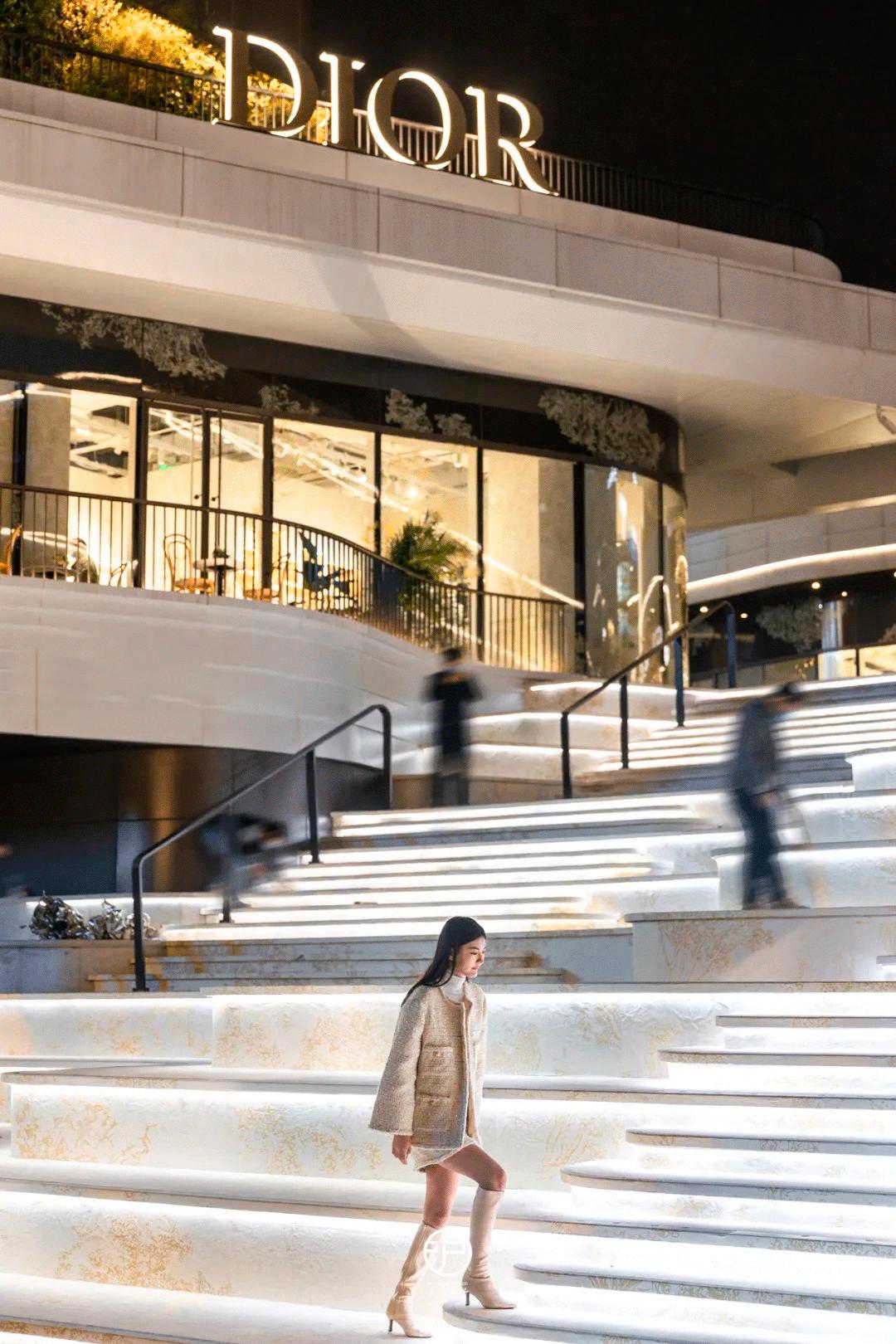 christiandiorcouture前滩太古里店,dior圣诞树前滩太古里