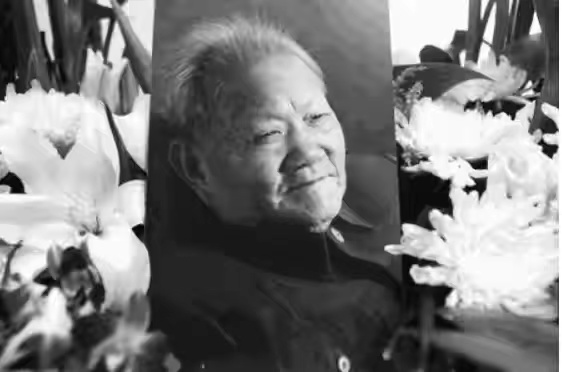 李银桥:跟随毛主席15年的警卫员,离开赴职时,毛主席掉了眼泪