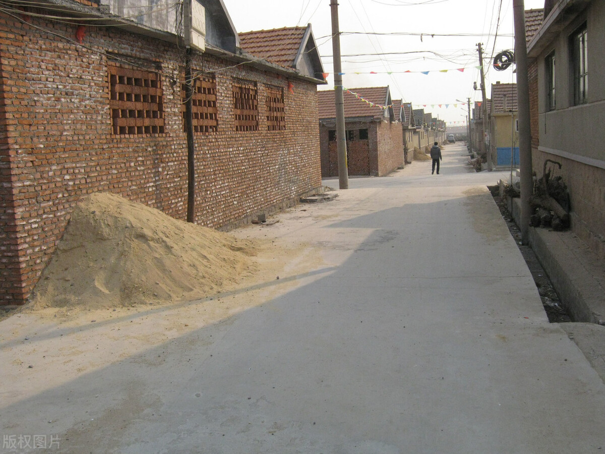 自己土地被别人建房怎么办,自家耕地被别人霸占建房怎么办