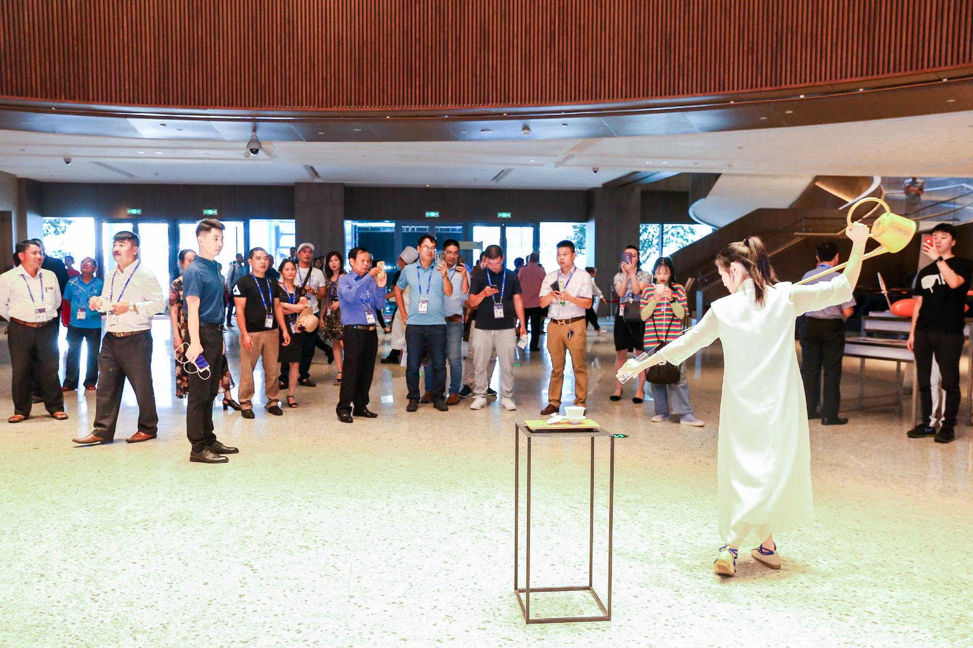 成都魅力“蓉”耀东博，一场推介会现场签约15个项目总投资逾160亿