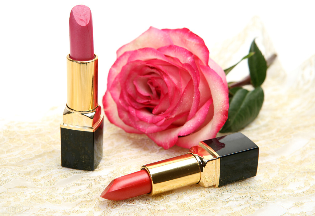 情人节是送大牌礼物还是实用礼物,女孩子情人节送什么礼物比较合适