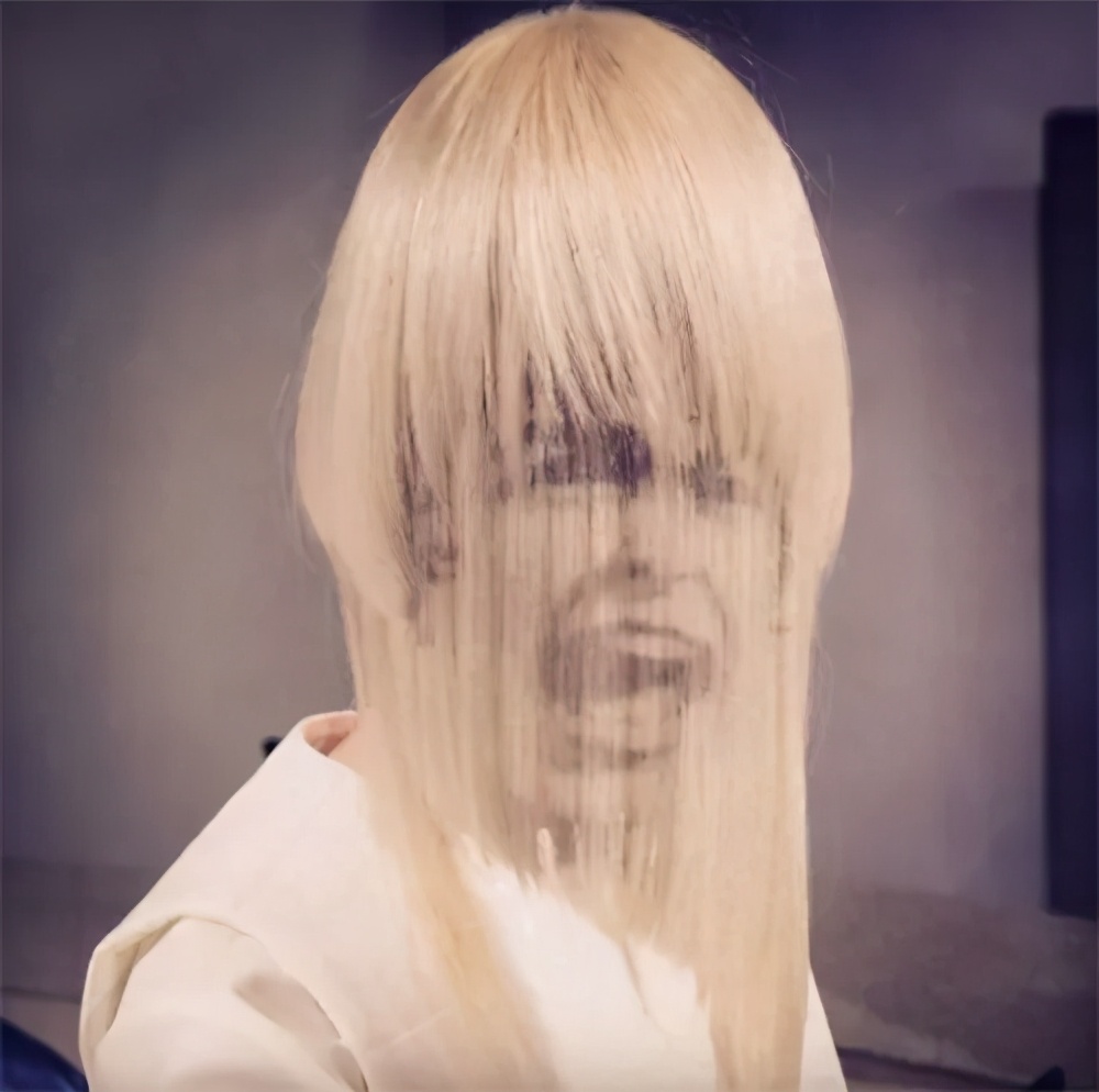 国外发型设计师剪头发,理发师给人设计发型变得好漂亮