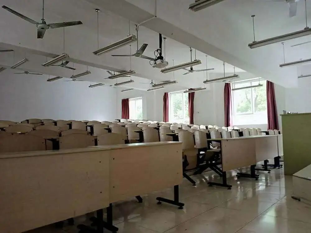 苏州托普“拍了拍”你：冲吧，乘风破浪的毕业生