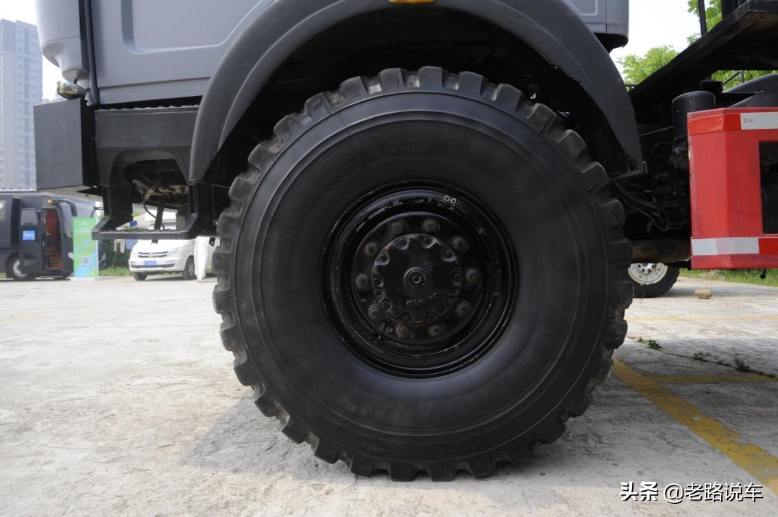 重庆铁马6x6军用车多少马力,重庆铁马6x6军用越野车