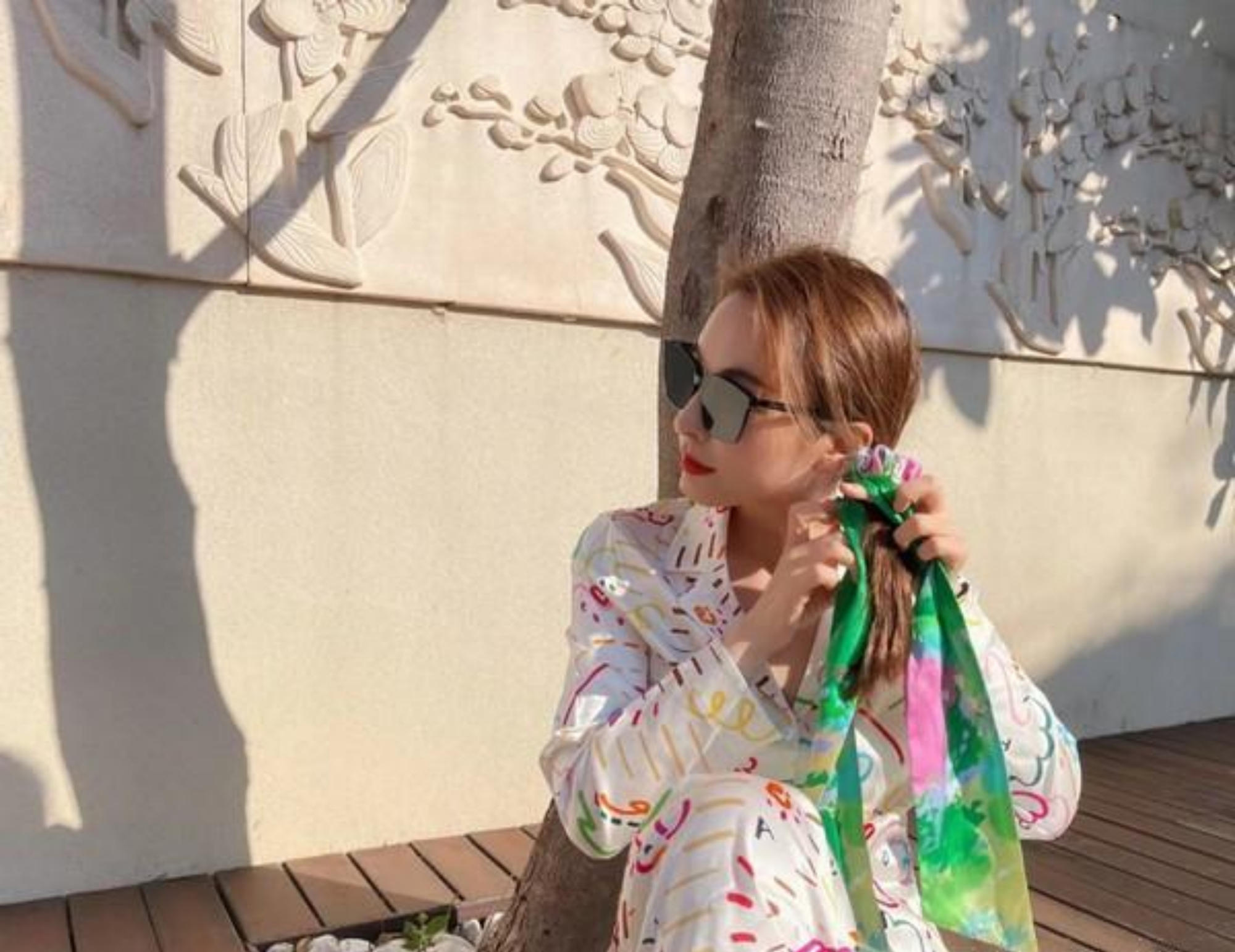 吴昕穿睡衣现身机场,吴昕油光满面现身机场似油腻少女