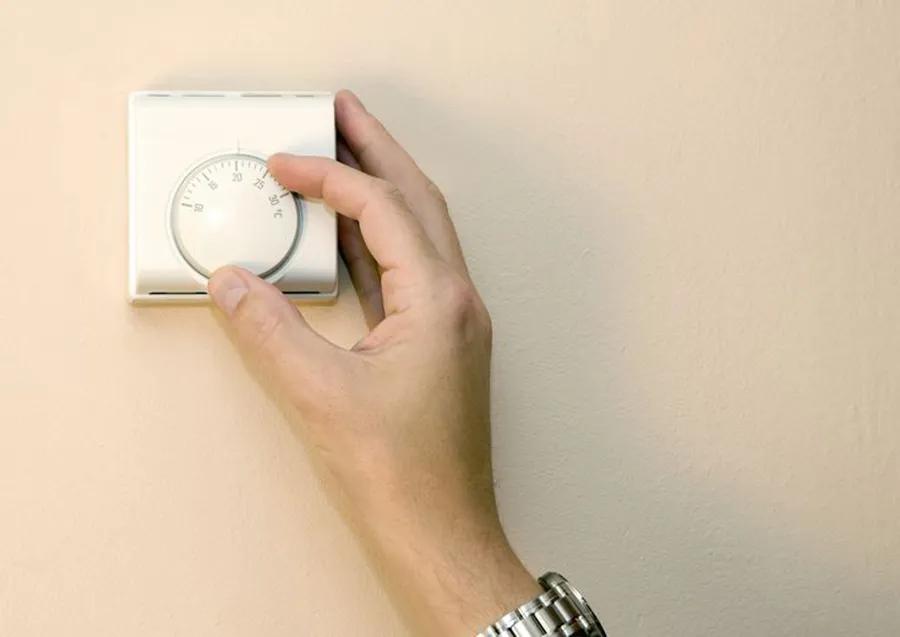 自来水管冻住最佳防冻方法,冬季水管防冻措施有哪些