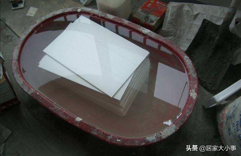 装修瓷砖脱落怎么补救,装修的瓷砖脱落怎么办