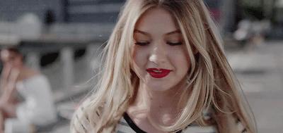 bella和gigi谁更火,gigi和bella的关系好吗