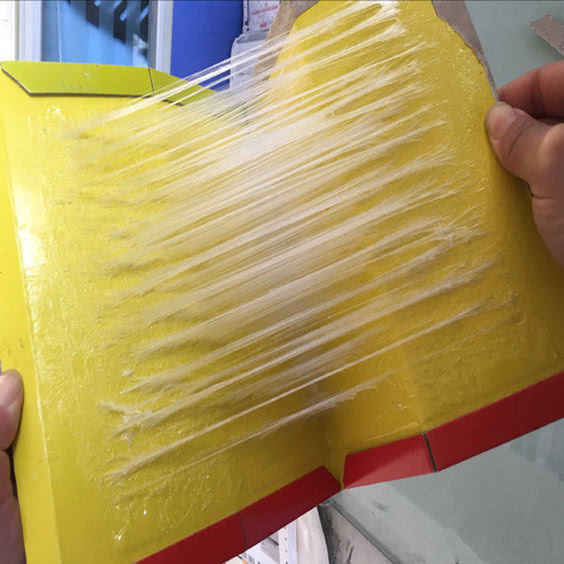 仓鼠粘到粘鼠板了怎么办,仓鼠被粘鼠板黏住了怎么去胶