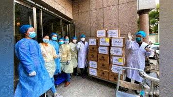 为郎平义举点赞,敬佩中国女排完整视频