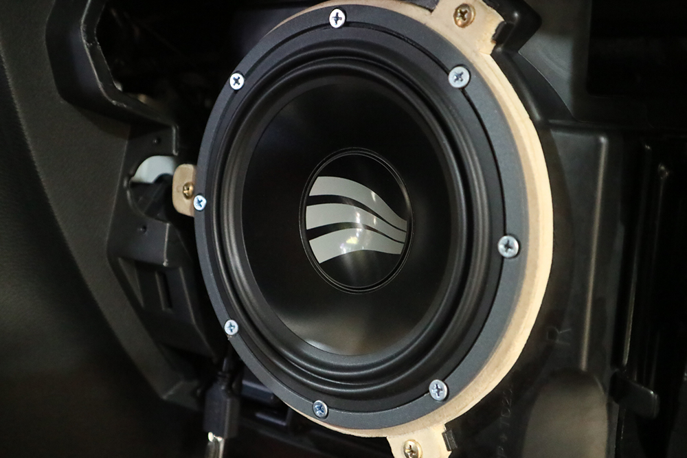 吉普牧马人改音响,jeep牧马人原厂升级阿尔派音响