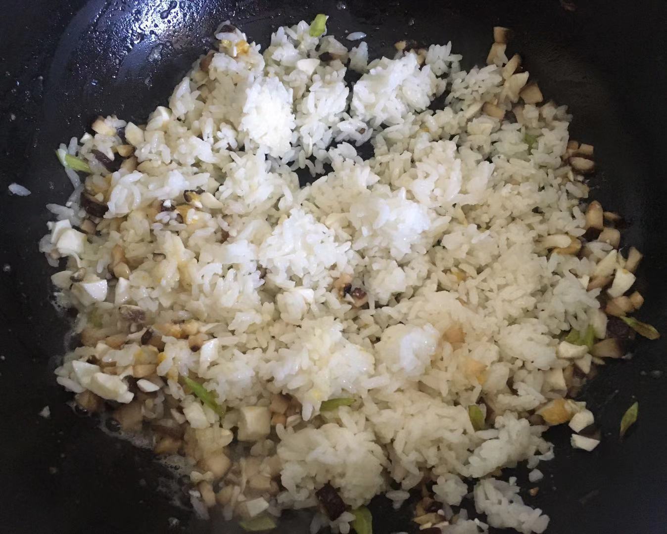 咸蛋虾仁炒饭的做法大全 (咸蛋虾仁杂豆粥的做法)