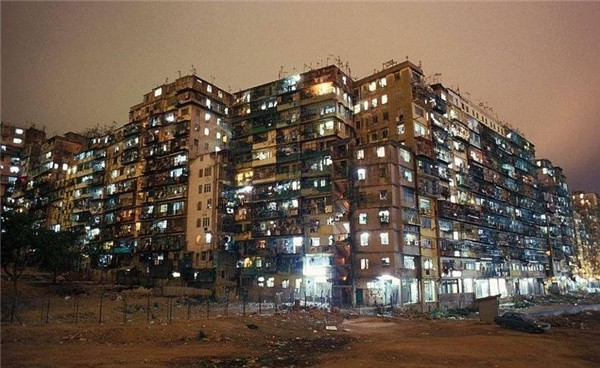 香港的楼房,香港的私人住宅阳台不封危险吗