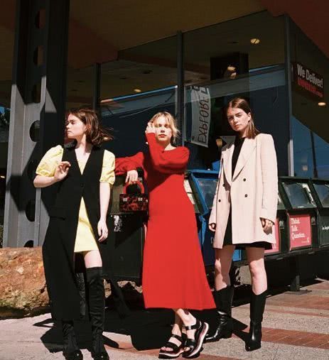 zara值得入手的连衣裙,zara新出的牛仔开叉连衣裙