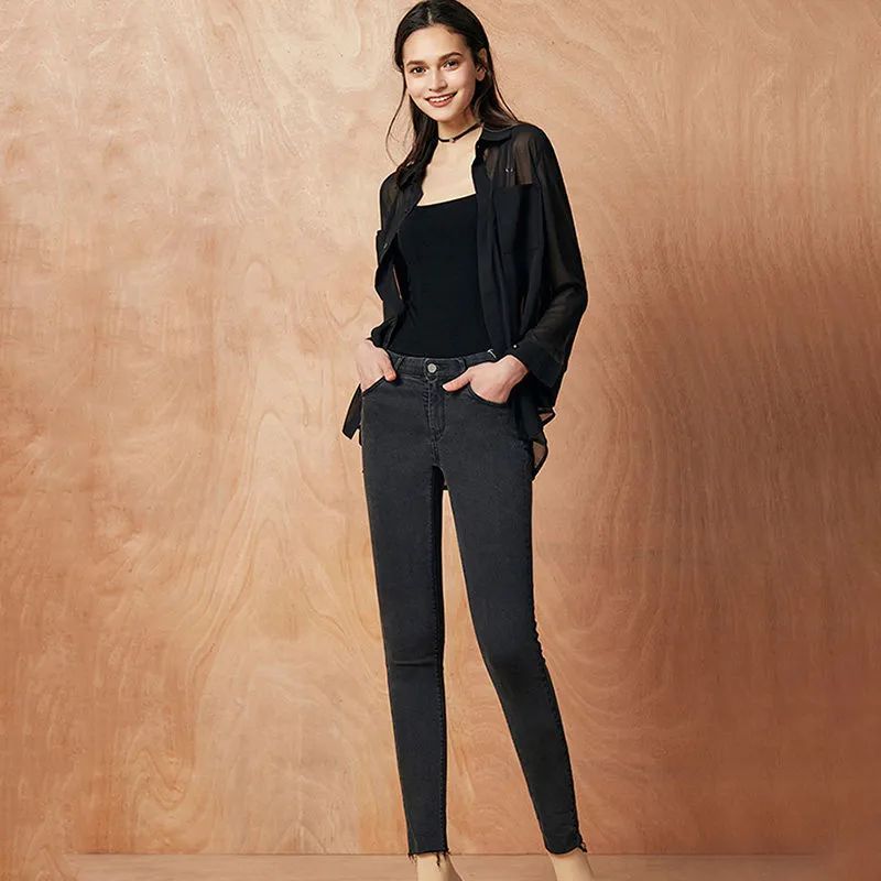 小白裤显瘦魔术裤,显瘦有弹性的魔术裤