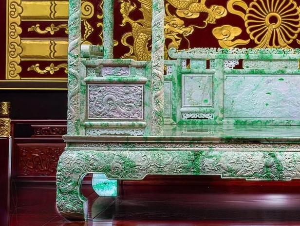 最珍贵的翡翠龙床,五吨重龙床