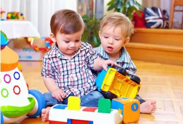 孩子老是要买玩具该不该买,孩子总买玩具家长该怎么办