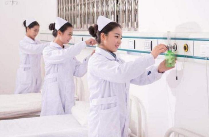 3个专科生也吃香的“医学专业”，毕业易就业，薪资都5000加