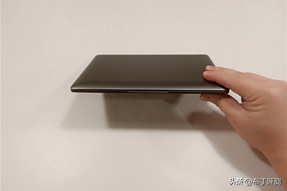 目前值得入手的办公笔记本电脑,小巧方便办公笔记本