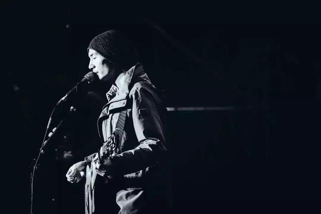 朴树生活有时候就像炼狱一样,朴树说自己经历了一个复杂的人生