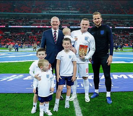 重回温布利再披三狮军团战袍，这一次英格兰真的和鲁尼说再见了