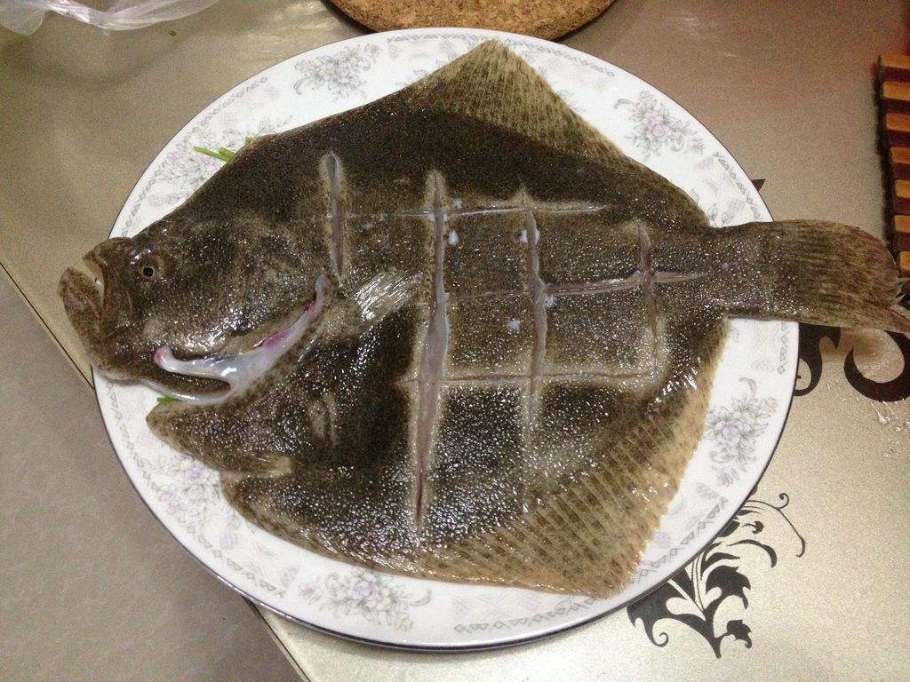 清蒸多宝鱼简单好做鲜嫩好吃,清蒸多宝鱼这样一做比饭店都好吃