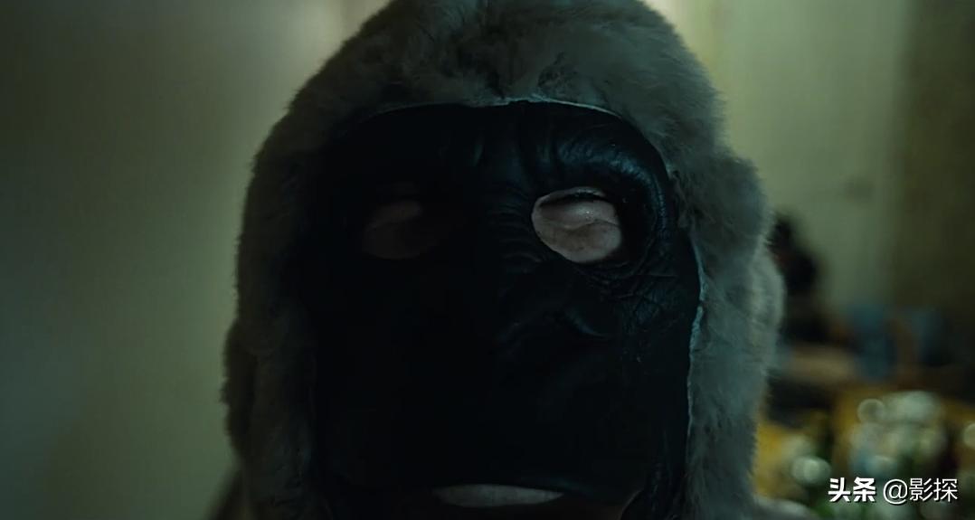 “N号房”掉下热搜，但戴头套的男人还在