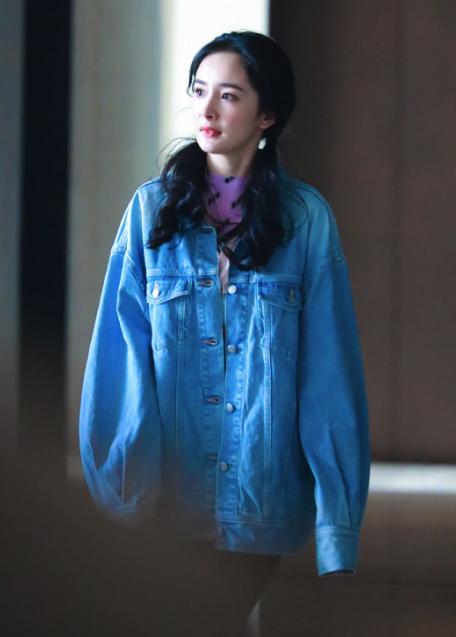 带货女王杨幂重出江湖！最近有什么连她都不能错过的时尚单品？