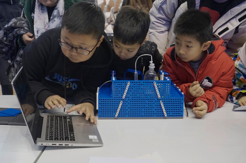 600支赛队博弈科技和创意TRCC第八届全国机器人创意设计大赛举办