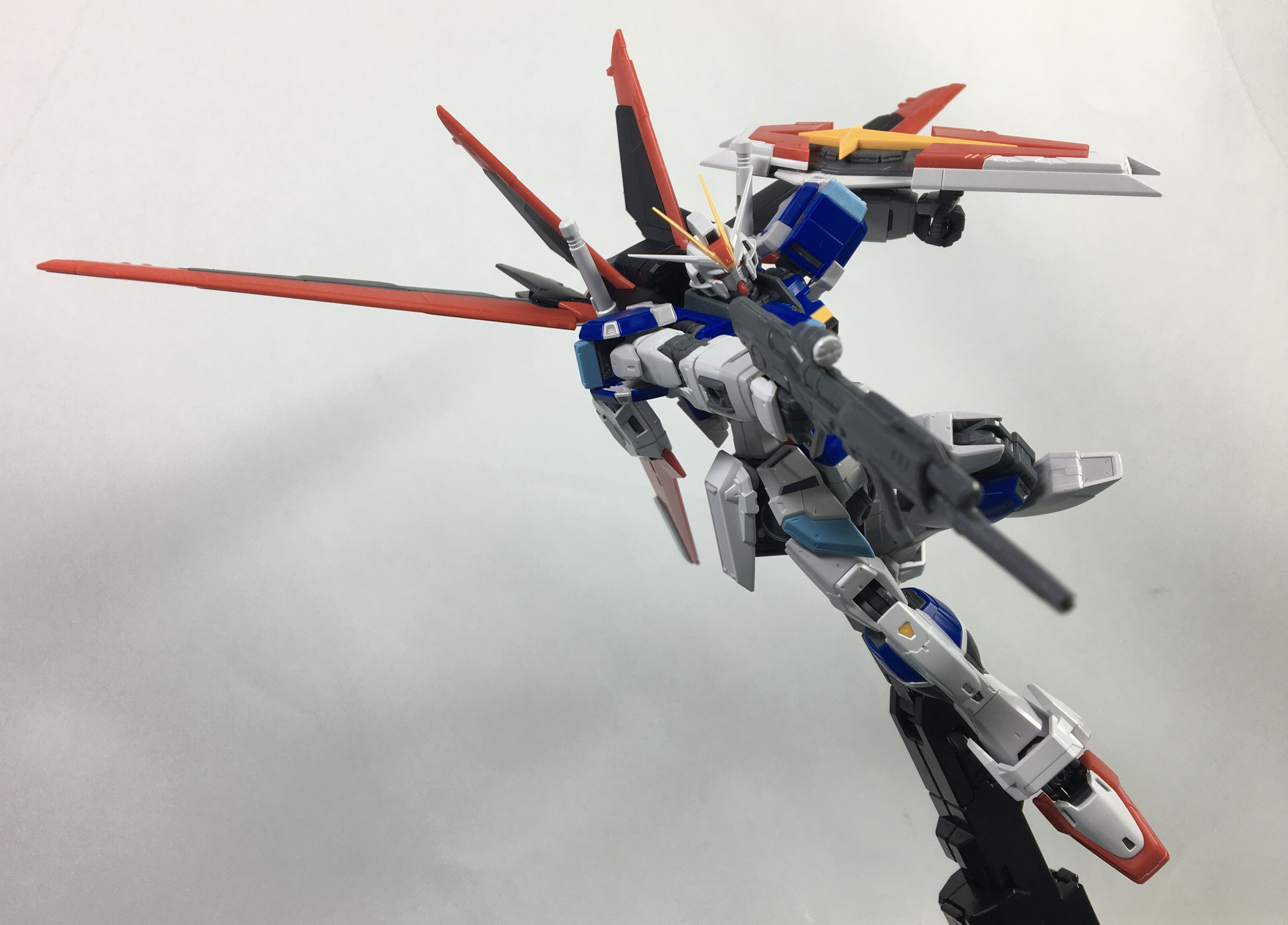 万代rg报丧女妖模型测评,万代rg空装脉冲高达测评